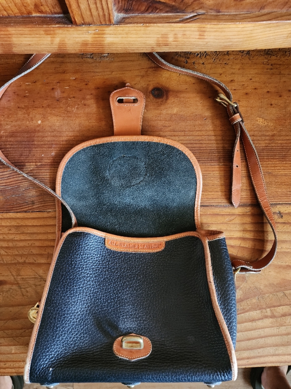 Vintage Dooney & Bourke Black Pebbled Leather Purse. - Picture 9 of 9